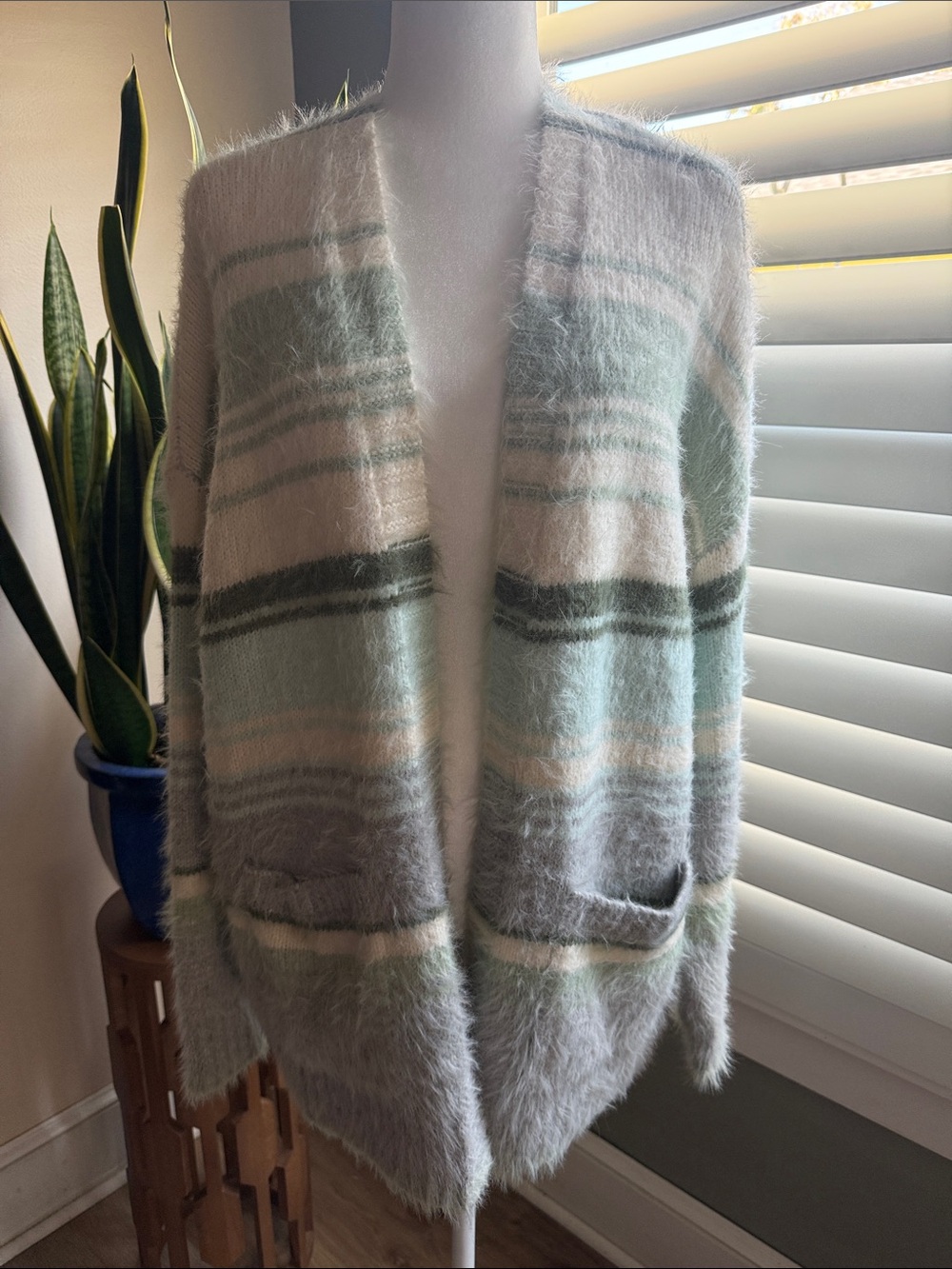 American Eagle Fuzzy Striped Open Front Cardigan Sweater Sage Gray Cream NWT 🩵